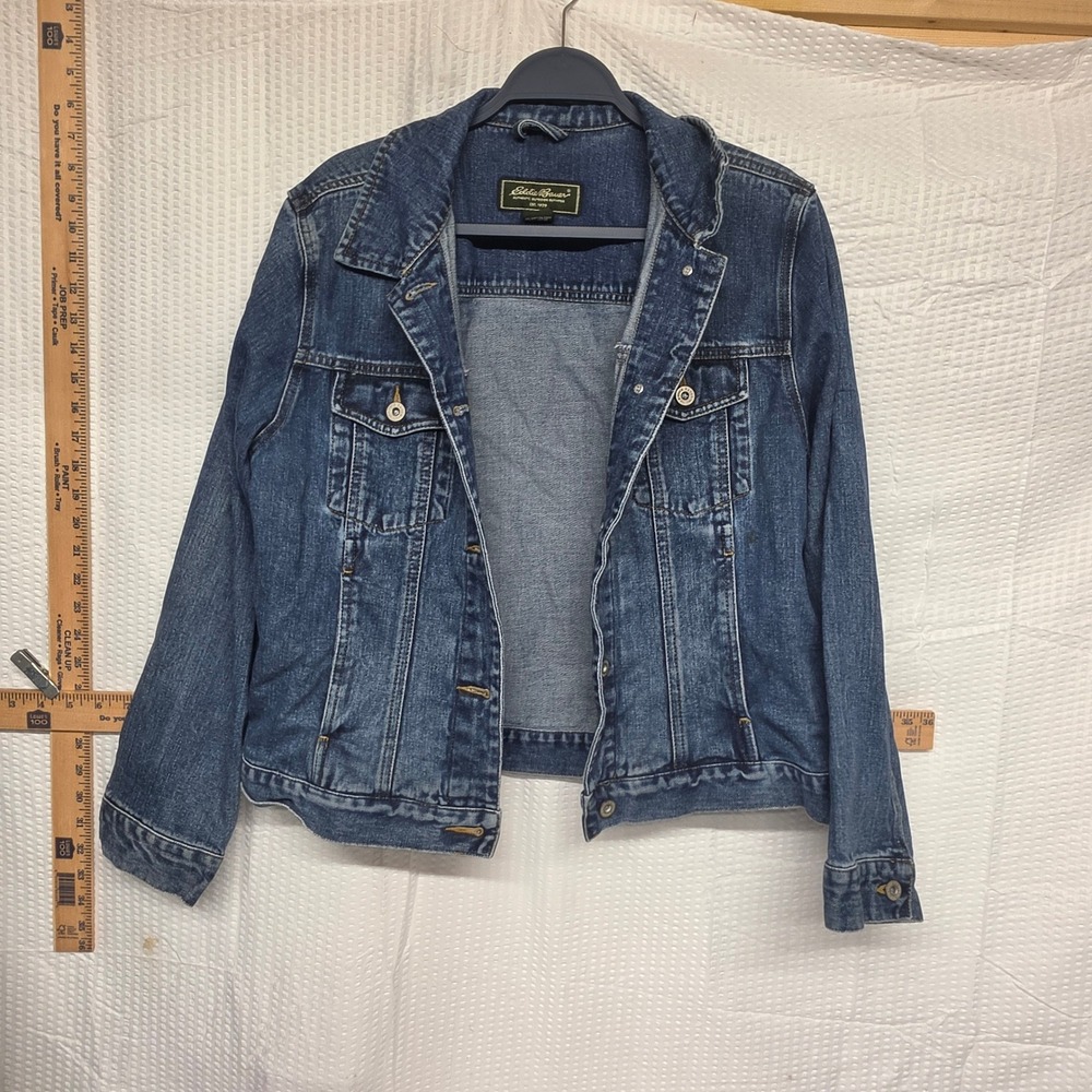 Eddie Bauer Womens Medium Wash Denim Trucker Jacket Size M 100% Cotton